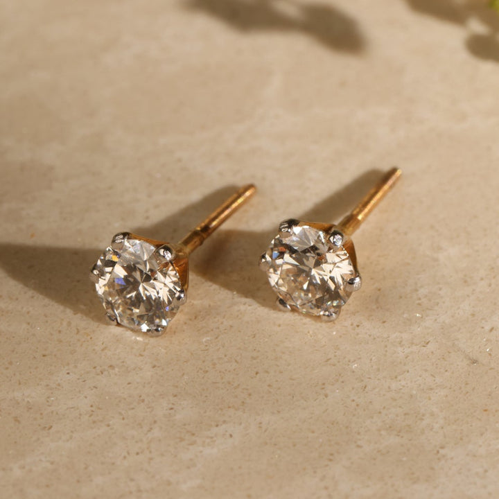 Simple 1 Carat Studs
