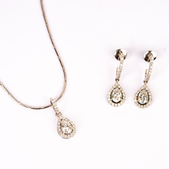 Pear Cut Set
