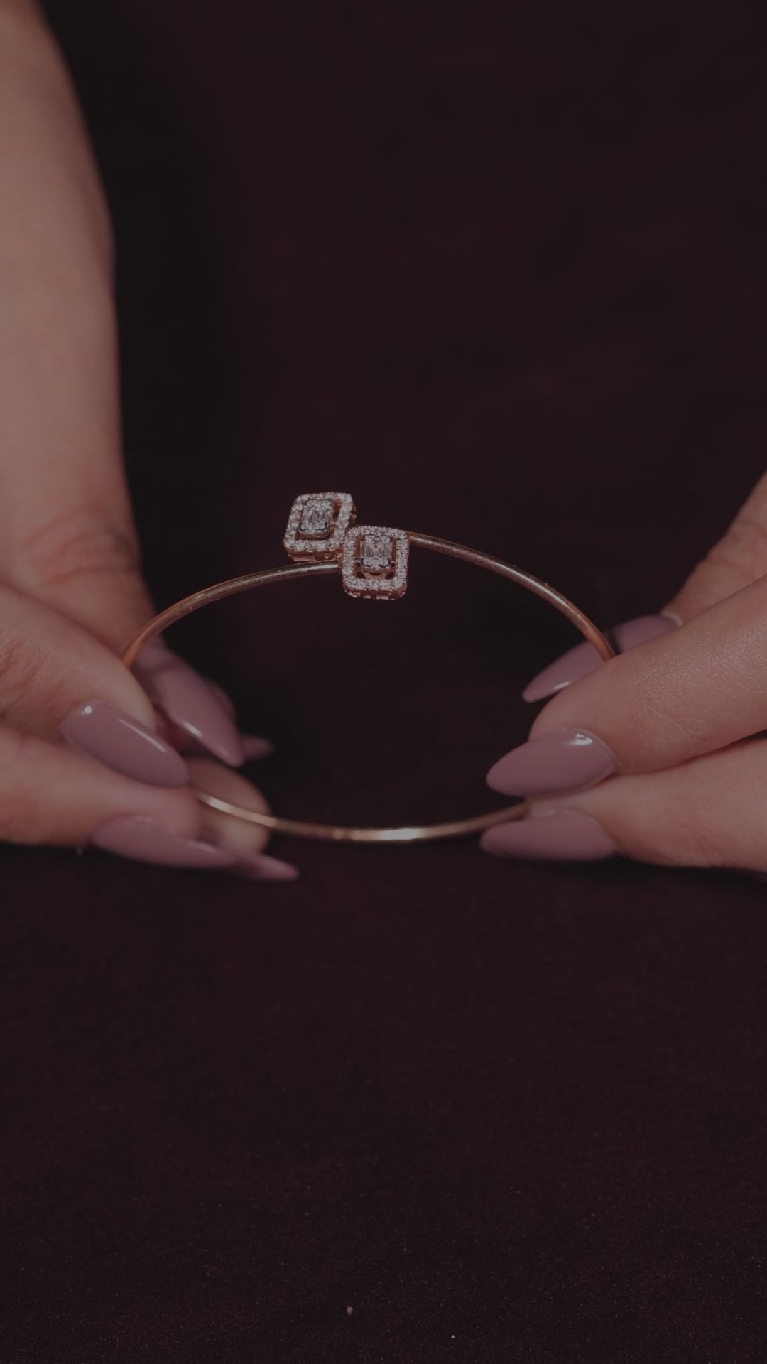 Thayana Twirl Bangle